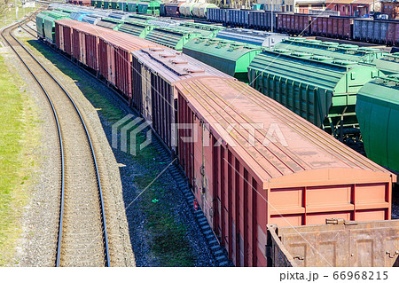 freight train sets on the left turn , top view freight train sets on the left turn , top view 66968215