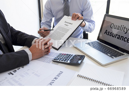 Agent man presentation and consulting life Agent man presentation and consulting life 66968589