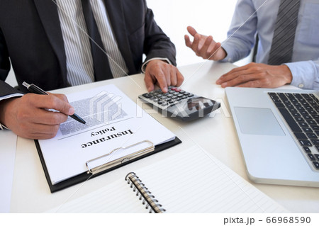 Agent man presentation and consulting life Agent man presentation and consulting life 66968590