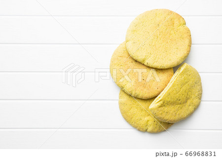 Indian pita bread 66968831