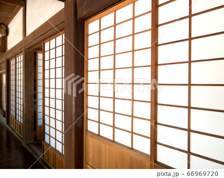 古民家の縁側 66969720