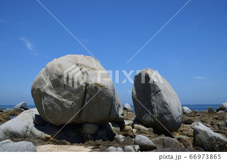 黒津崎海岸のおしり岩 黒津崎海岸のおしり岩 66973865