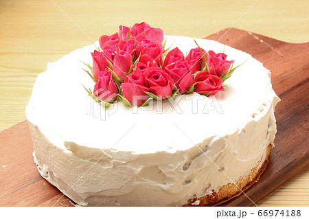 バラのケーキ 66974188