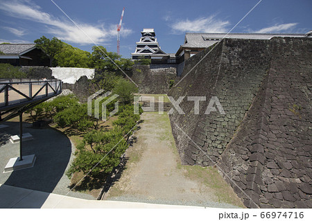 熊本城南側より二様の石垣と天守閣 熊本城南側より二様の石垣と天守閣 66974716