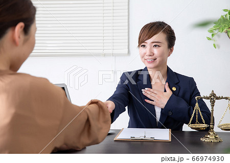 女性弁護士 女性弁護士 66974930