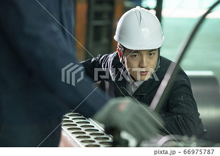 ビジネス 男 男性 66975787