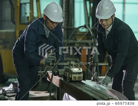 ビジネス 男 男性 66975836