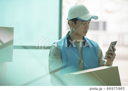 男 男性 男の子 66975965