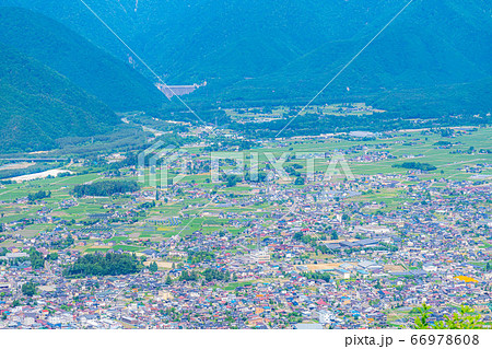 鷹狩山展望台から見た大町市 【長野県】 鷹狩山展望台から見た大町市 【長野県】 66978608