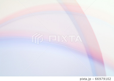 レインボーカラーの抽象的背景素材　ゆるやかなライン 66979102