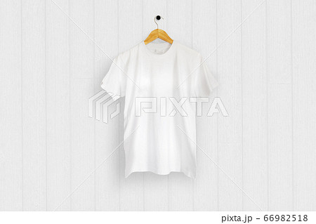 白色のTシャツ 白バック　5477 66982518