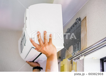 エアコンの取り替え工事	 66982908