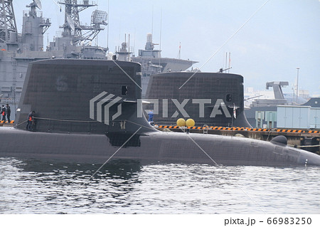 係留中のそうりゅう型潜水艦（広島県 海上自衛隊 呉基地） 66983250