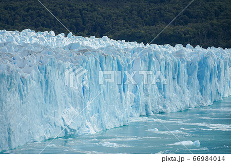 ペリトモレノ氷河 66984014