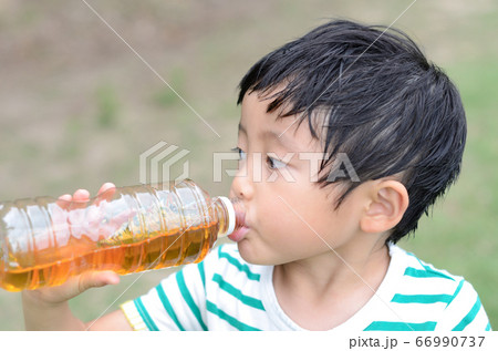 子供 子供 66990737