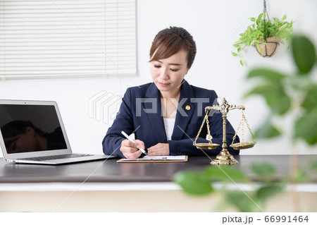女性弁護士 女性弁護士 66991464