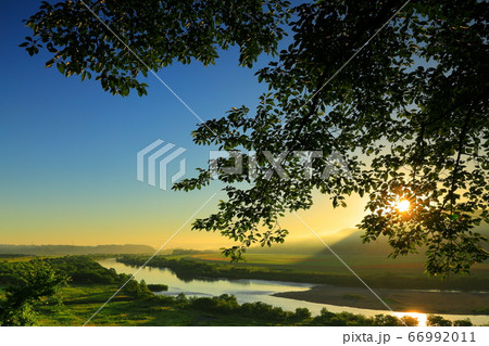 夜明けの束稲山 夜明けの束稲山 66992011