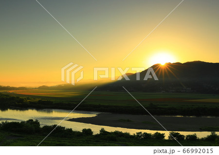 夜明けの束稲山 66992015