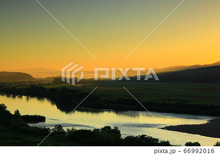 夜明けの束稲山 夜明けの束稲山 66992016