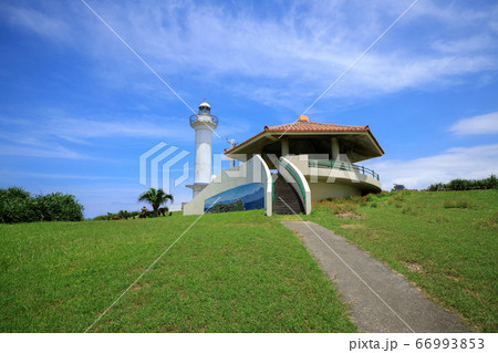 《沖縄県 与那国島》 八重山諸島 与那国島 日本最西端の地と西崎灯台 66993853
