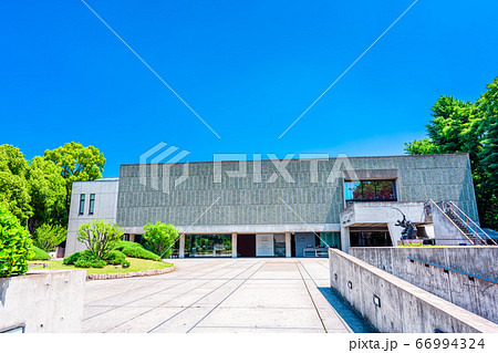 東京　上野公園　国立西洋美術館 66994324