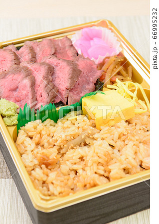 おいしいステーキ弁当 おいしいステーキ弁当 66995232
