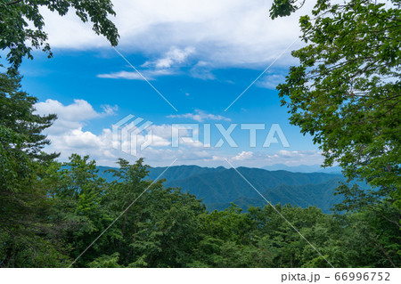 槇寄山山頂からの景色(槇寄山・笹尾根) 槇寄山山頂からの景色(槇寄山・笹尾根) 66996752