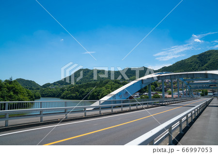 日蓮大橋と相模川 66997053