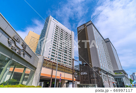 日本の横浜都市景観 桜木町駅前複合ビルなどを望む 日本の横浜都市景観 桜木町駅前複合ビルなどを望む 66997117