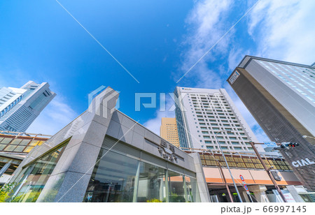 日本の横浜都市景観 桜木町駅前複合ビルなどを望む 日本の横浜都市景観 桜木町駅前複合ビルなどを望む 66997145
