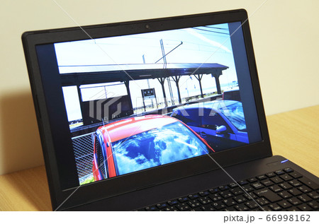 観光スポットの風景(島根県 松江市 … 一畑電車の秋鹿町駅)をパソコン画面に映し出している様子 観光スポットの風景(島根県 松江市 … 一畑電車の秋鹿町駅)をパソコン画面に映し出している様子 66998162