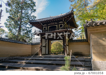 京都 大徳寺 龍翔寺(僧堂)の門前 京都 大徳寺 龍翔寺(僧堂)の門前 67001058