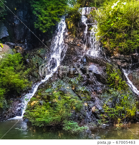 Waterfall and mountaina river in the Yanoda park, Waterfall and mountaina river in the Yanoda park, 67005463