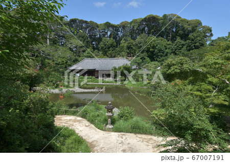 浄瑠璃寺 三重塔から本堂を望む 浄瑠璃寺 三重塔から本堂を望む 67007191
