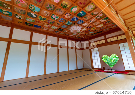 正寿院 客殿の猪目窓 正寿院 客殿の猪目窓 67014710