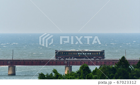 由良川橋梁を行く丹後くろまつ号 67023312