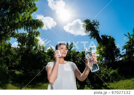 夏の健康イメージ 67027132
