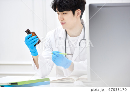 男 男性 男の子 67033170