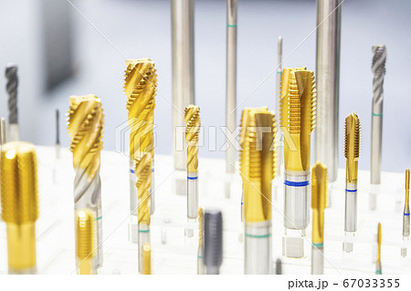 The machine tapping tool . The machine tapping tool . 67033355