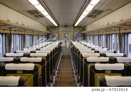 185系C1編成 車内の写真素材 [67033919] - PIXTA