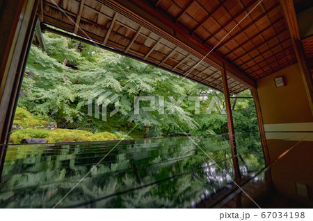 京都 寺 新緑 夏 春 広告 SNS 瑠璃光院 八瀬 数寄屋造 日本庭園 苔 紅葉 庭 観光 京都 寺 新緑 夏 春 広告 SNS 瑠璃光院 八瀬 数寄屋造 日本庭園 苔 紅葉 庭 観光 67034198