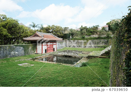 沖縄観光地「首里城公園、円覚寺」 沖縄観光地「首里城公園、円覚寺」 67039650