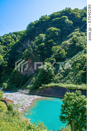 奥清津発電所　二居ダム　清津川　新緑の景色　新潟県　 67040280