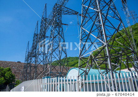 奥清津発電所 変電所 二居ダム 清津川 新緑の景色 新潟県 奥清津発電所 変電所 二居ダム 清津川 新緑の景色 新潟県 67040414