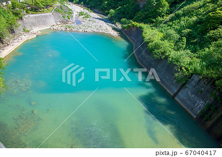 奥清津発電所　二居ダム　清津川　新緑の景色　新潟県　 67040417