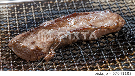 牛タンステーキ（アメリカ産）の炭火焼き 67041102