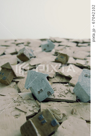 災害と家屋の倒壊 67042102