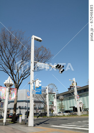 広小路久屋西交差点の信号機 67046885