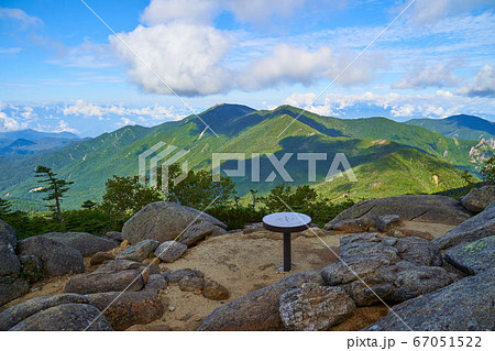 山梨(長野)の北奥千丈岳から西側の金峰山方面 山梨(長野)の北奥千丈岳から西側の金峰山方面 67051522