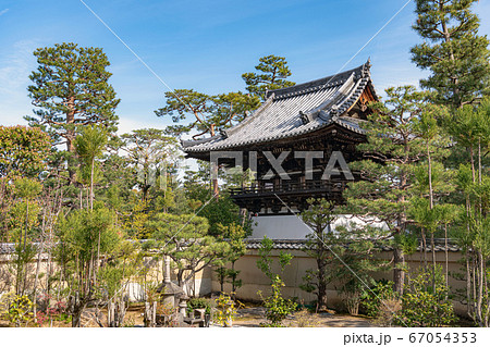 大覚寺 総見院 鐘楼と庭園 大覚寺 総見院 鐘楼と庭園 67054353